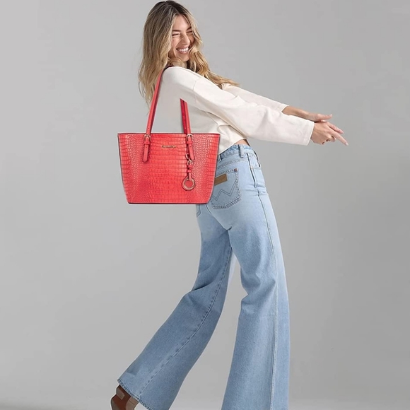 CHIC & CLASSY Montana West Patented Concealed Carry Crocodile Bag Set - Picture 6 of 6